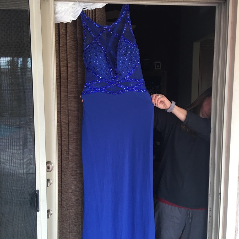Prom dress - Picture 2 of 8
